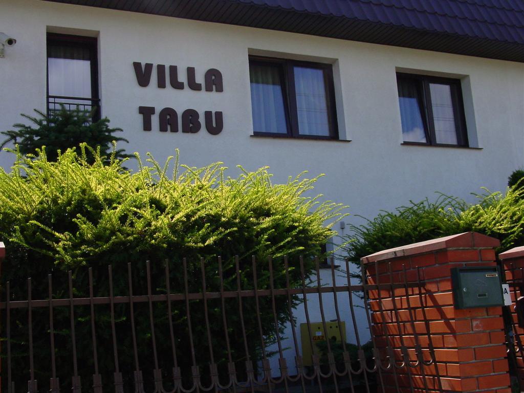 Villa Tabu Познан Екстериор снимка